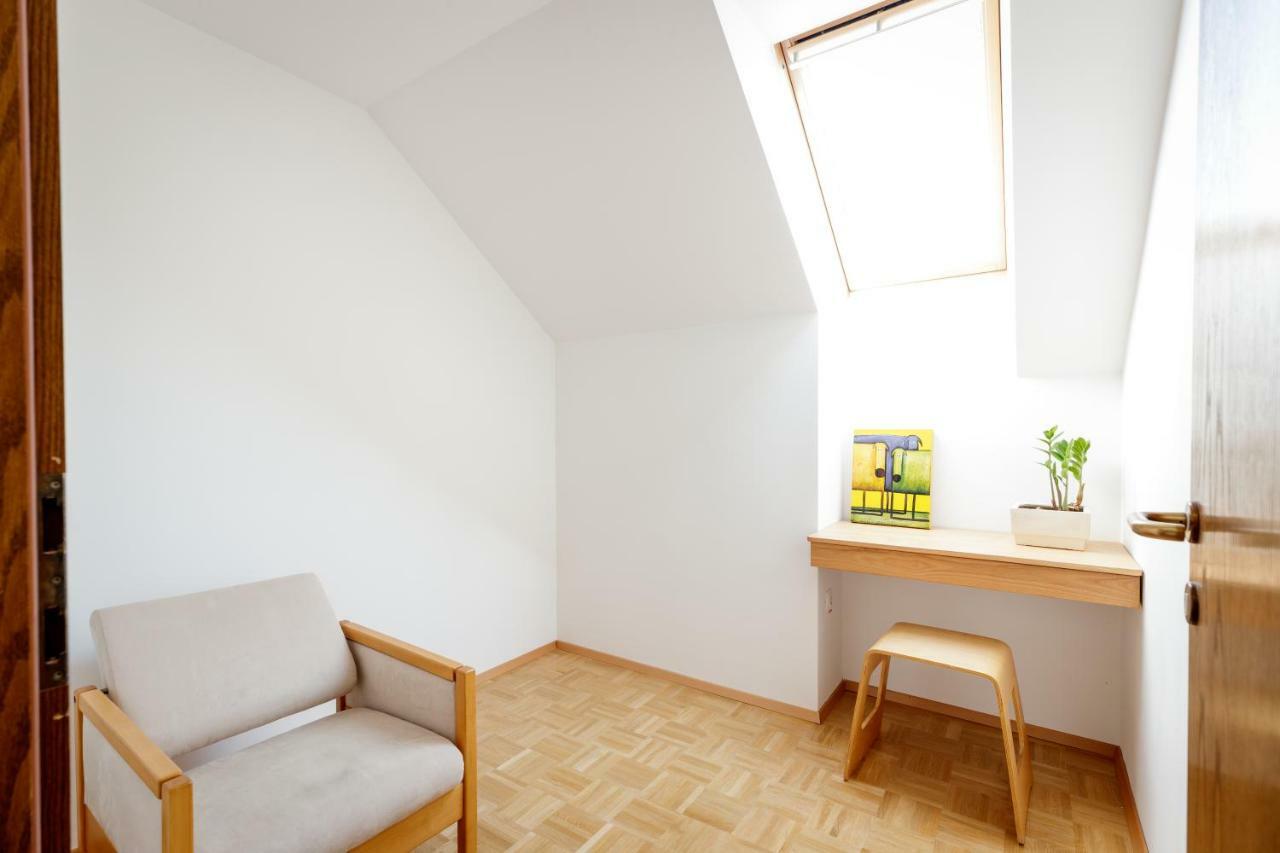 Cosy & Spacious Apt. Benc Zirovnica ภายนอก รูปภาพ
