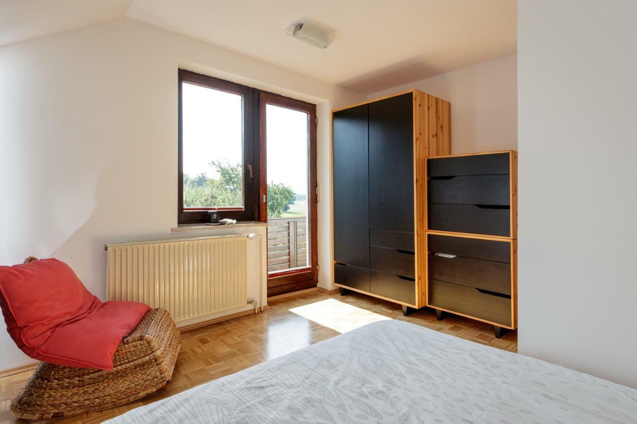 Cosy & Spacious Apt. Benc Zirovnica ภายนอก รูปภาพ